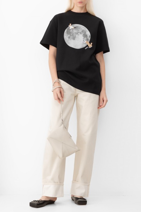 Товар черного цвета с внутренней стороны