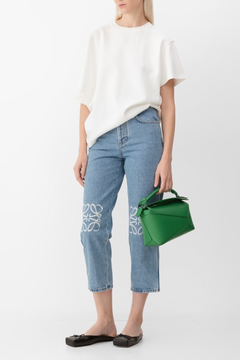 Товар белого цвета с внутренней стороны