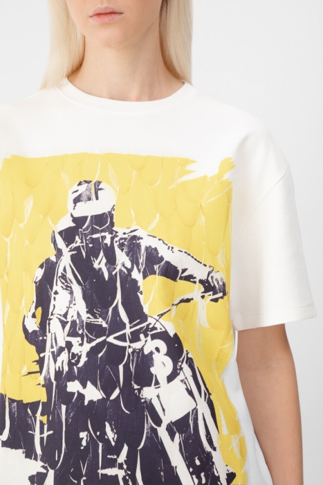 футболка  из франции вид сбоку