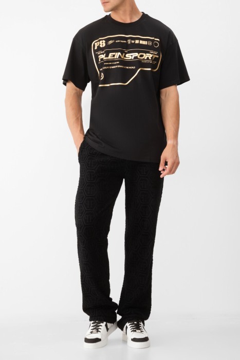 Товар черного цвета с внутренней стороны