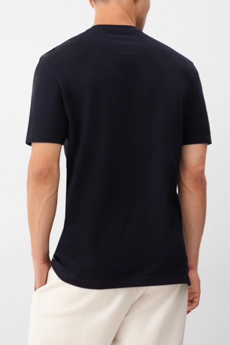 футболка  по цене 23400 руб вид справа