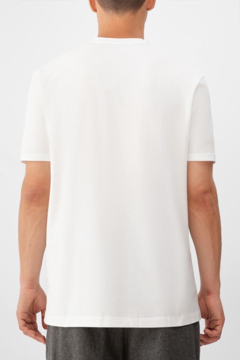 футболка  по цене 23400 руб вид справа