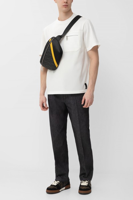 Товар белого цвета с внутренней стороны