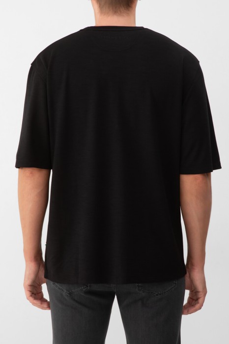 футболка  от бренда stefano ricci вид слева