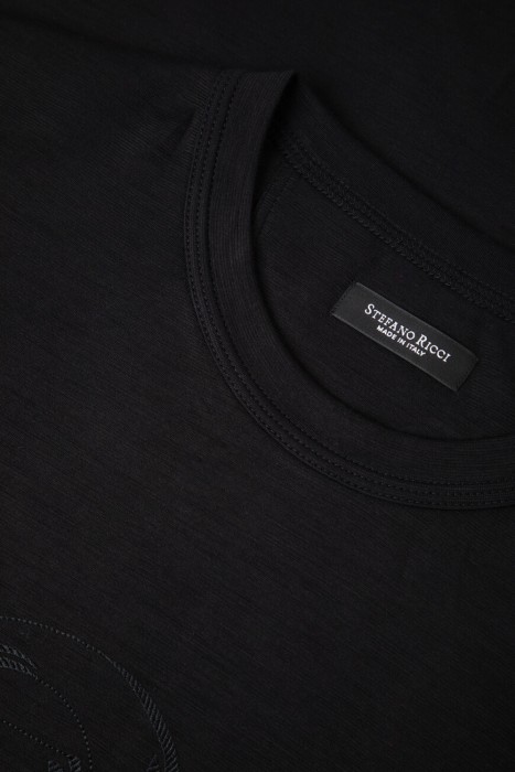 футболка  из шерсти спереди