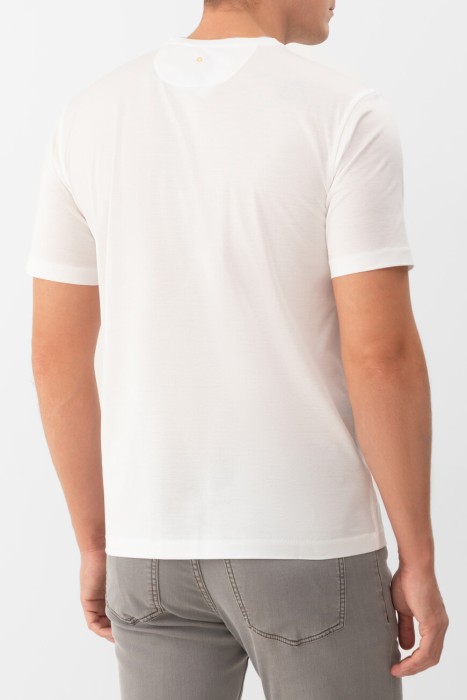 футболка  по цене 32000 руб вид справа