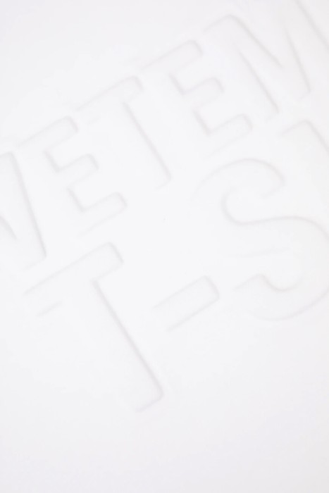 футболка  вид сзади