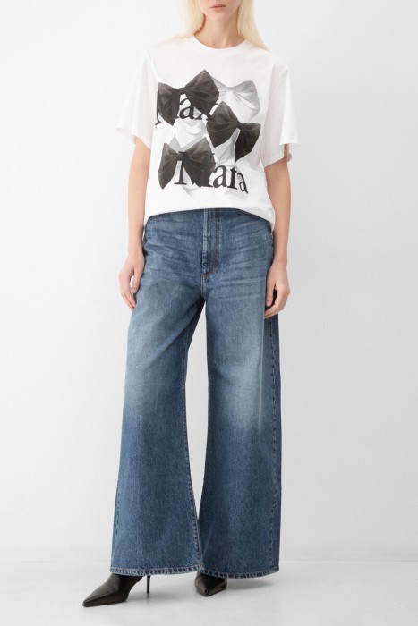 Товар белого цвета с внутренней стороны