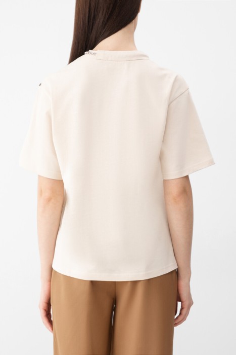 футболка  по цене 24900 руб вид справа