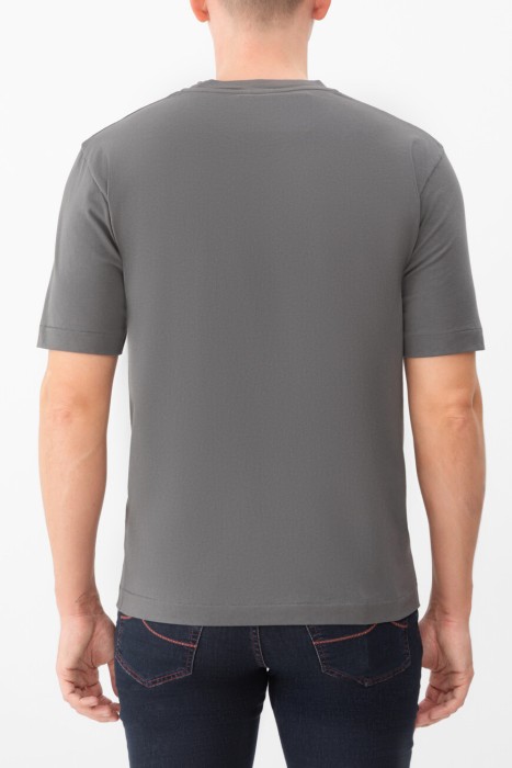 футболка  по цене 16900 руб вид справа