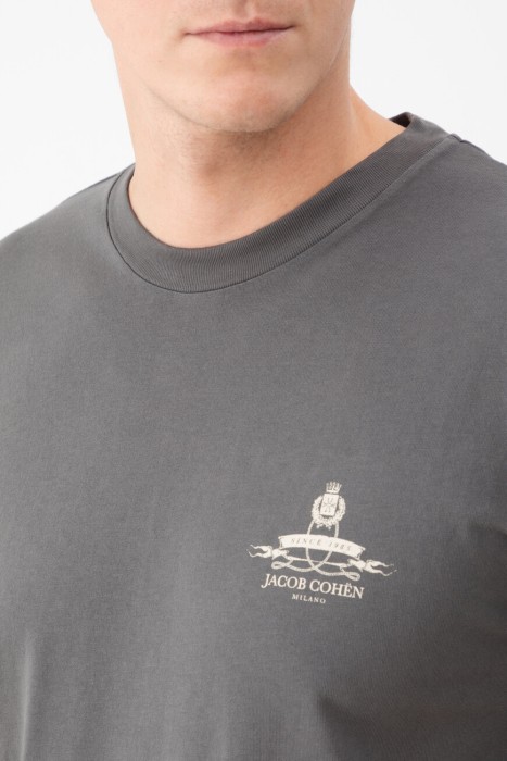 футболка  из италии вид сбоку