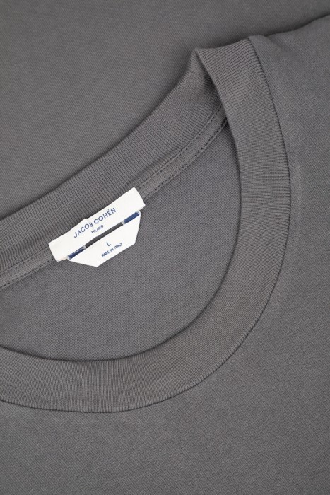 футболка  из хлопка спереди