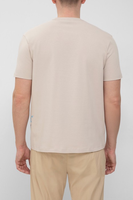 футболка  по цене 16750 руб вид справа