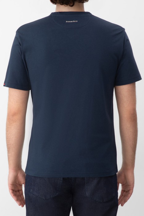 футболка  по цене 46800 руб вид справа