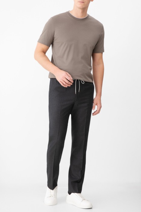 Товар коричневого цвета с внутренней стороны