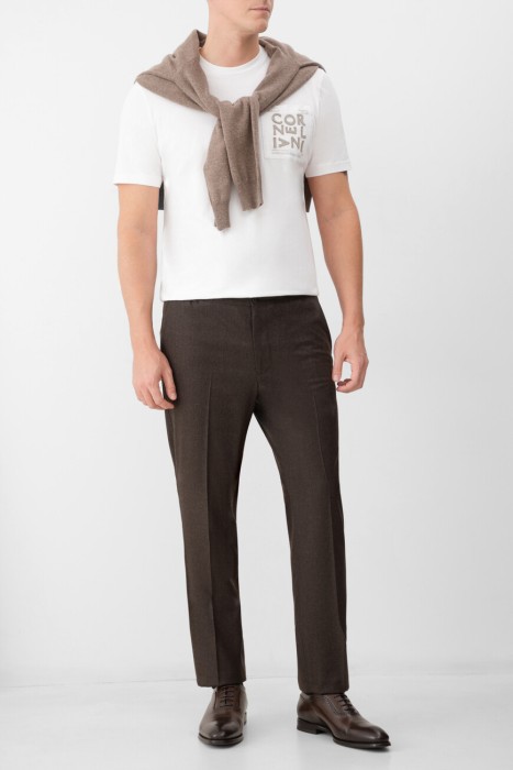 Товар белого цвета с внутренней стороны