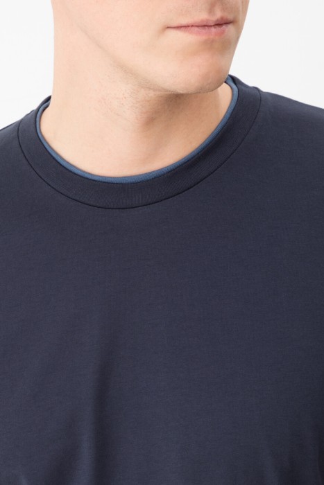 футболка  из италии вид сбоку