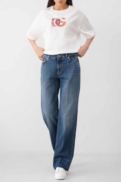 Товар белого цвета с внутренней стороны