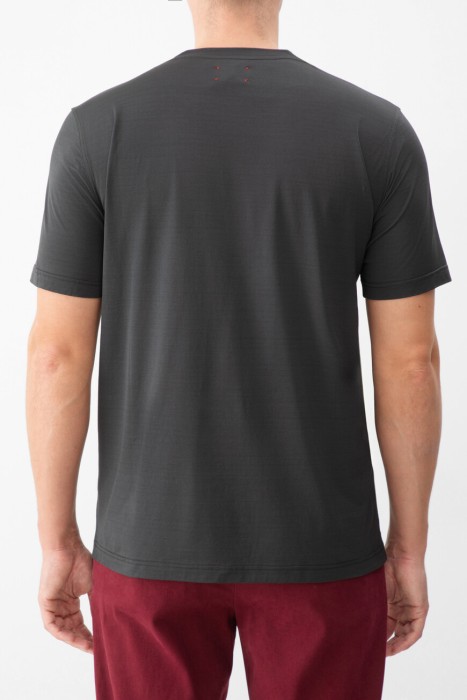 футболка  от бренда kiton вид слева