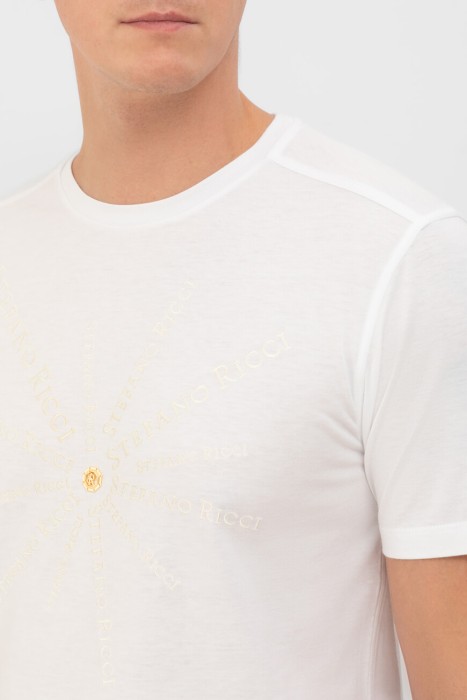 футболка  из англии вид сбоку