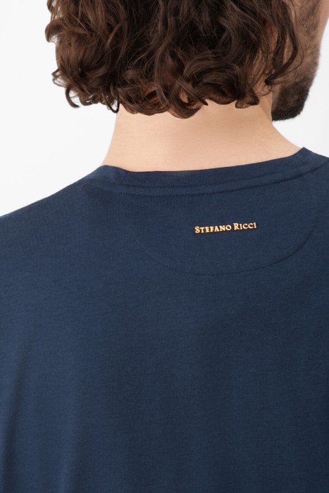 Товар синего цвета с внутренней стороны