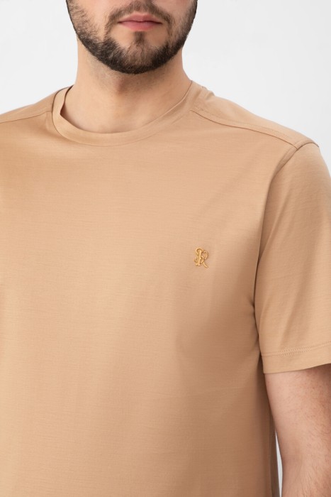 футболка  из англии вид сбоку