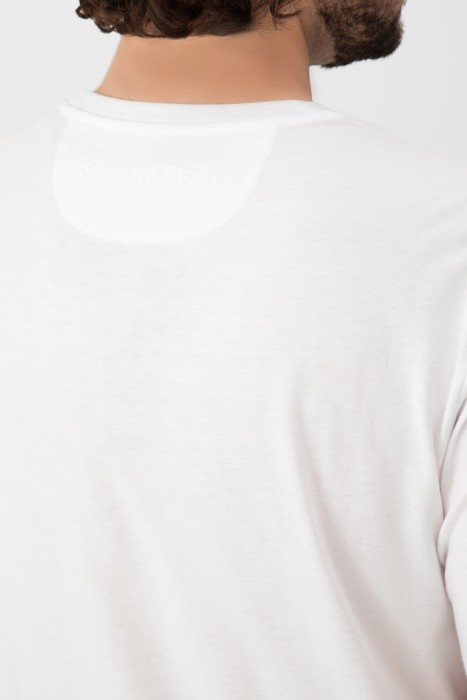 Товар белого цвета с внутренней стороны