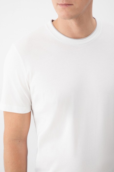 футболка  из италии вид сбоку