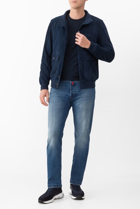 Товар синего цвета с внутренней стороны