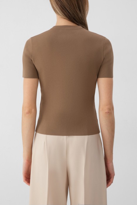 футболка  от бренда max mara вид слева