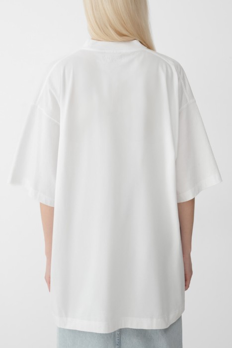 футболка  по цене 31750 руб вид справа