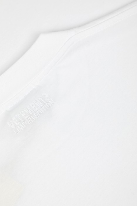 футболка  вид сзади