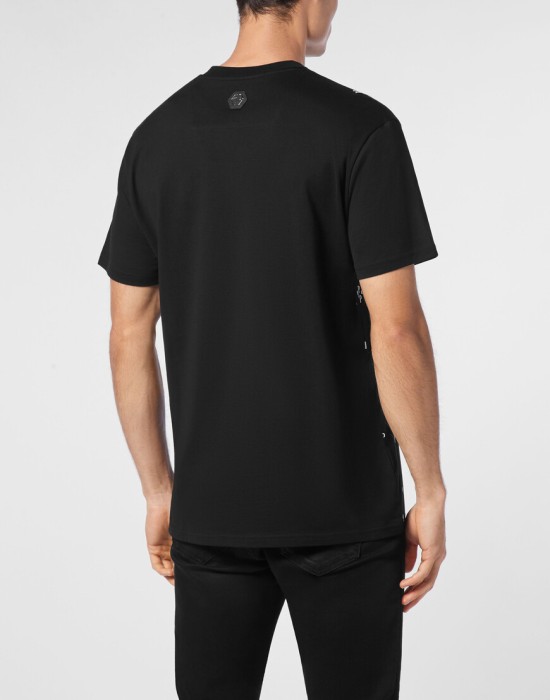 футболка  из америки вид сбоку