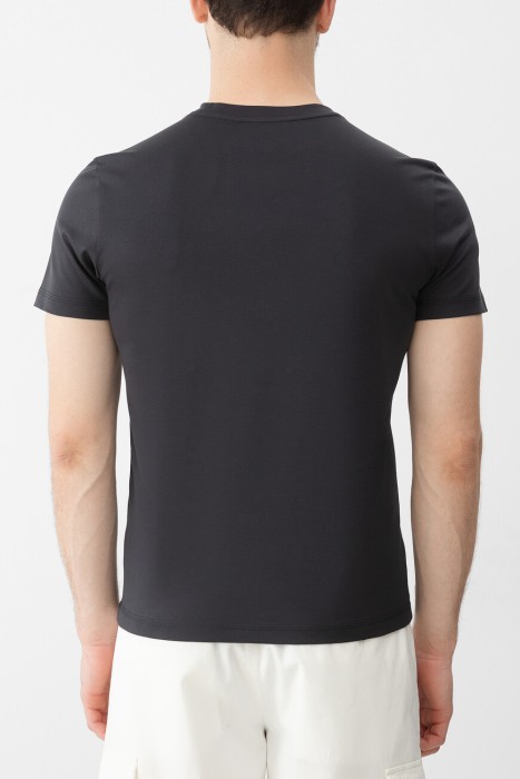 футболка  по цене 9500 руб вид справа