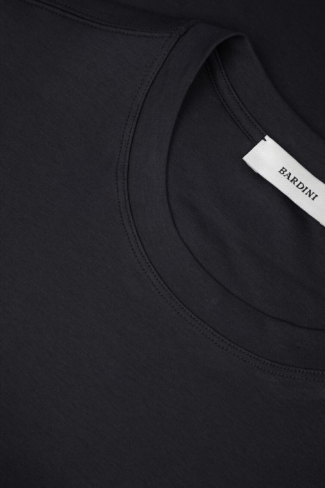 футболка  из хлопка спереди