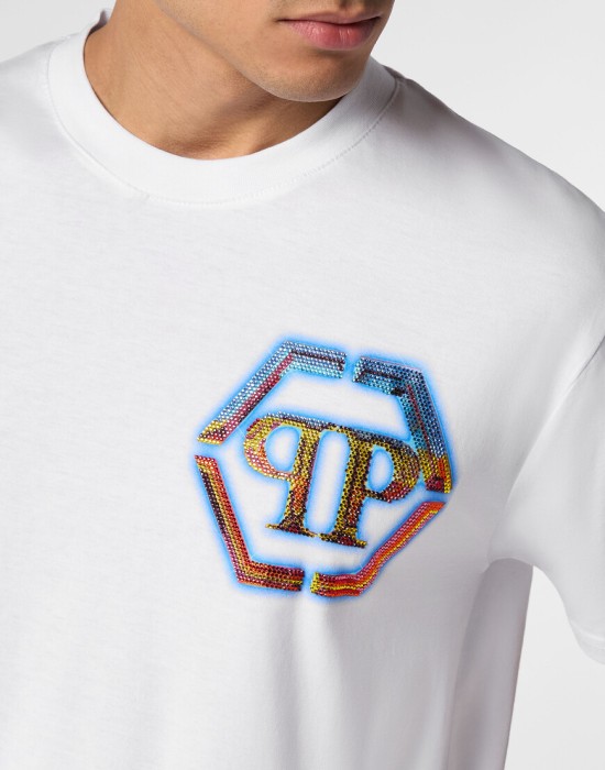 футболка  из америки вид сбоку