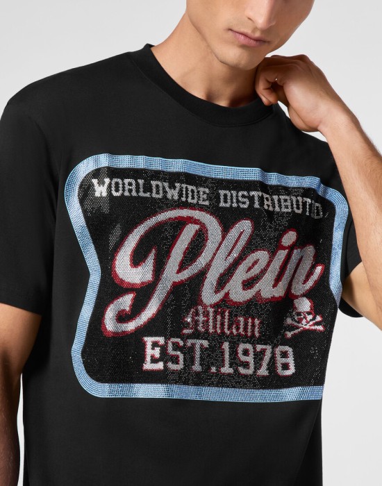 футболка  из америки вид сбоку