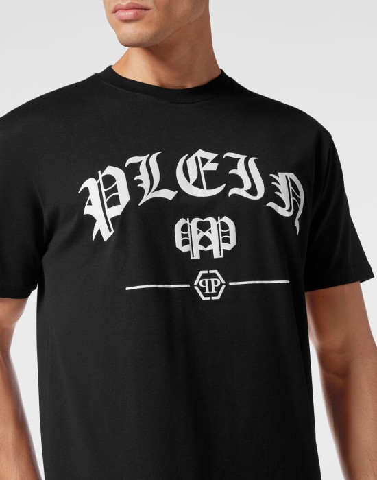 футболка  из америки вид сбоку