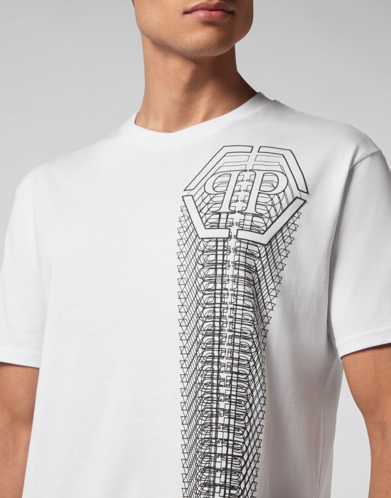 футболка  из америки вид сбоку