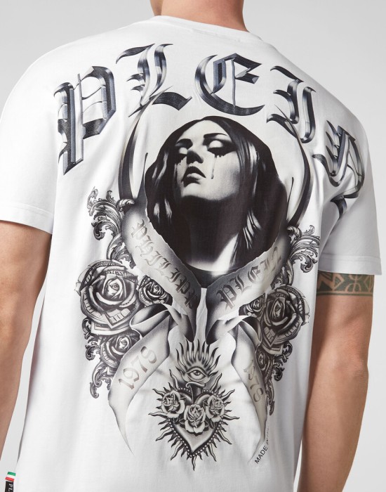 футболка  из америки вид сбоку