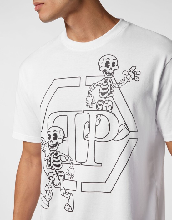 футболка  из америки вид сбоку