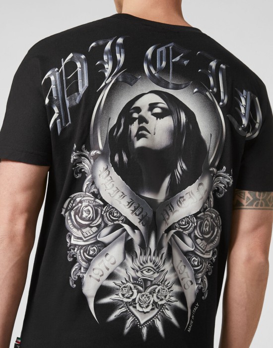 футболка  из америки вид сбоку