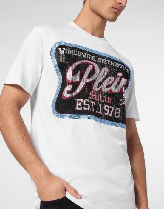 футболка  из америки вид сбоку