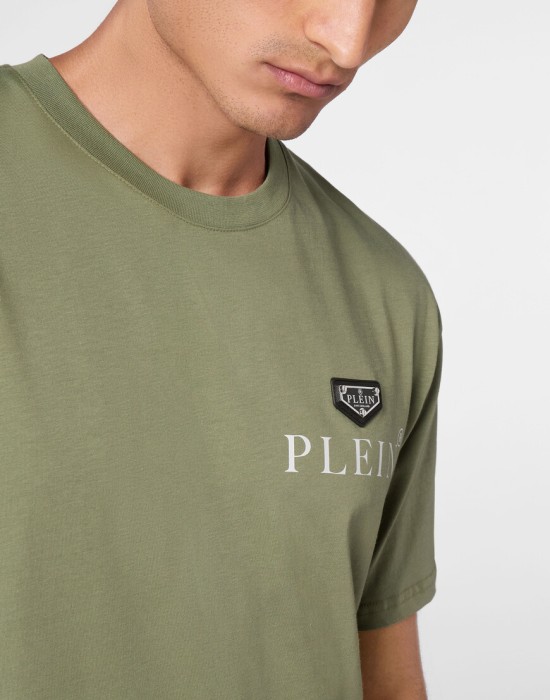 футболка  из америки вид сбоку