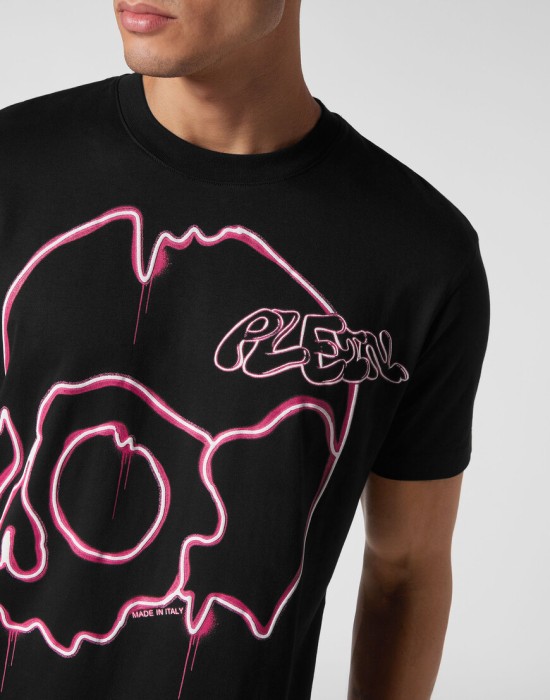 футболка  из америки вид сбоку