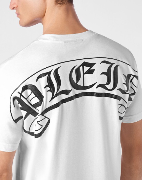 футболка  из америки вид сбоку