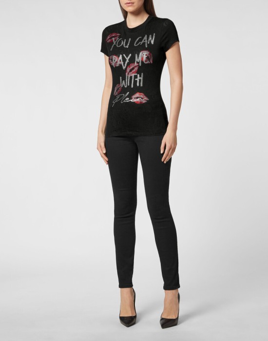 Товар черного цвета с внутренней стороны