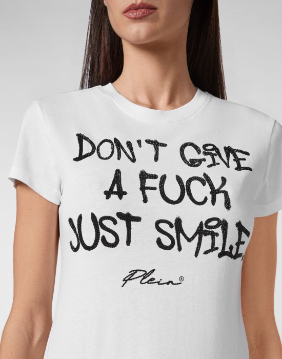 футболка  из проверенных материалов спереди