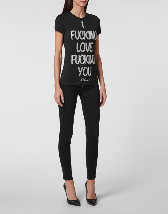 Товар черного цвета с внутренней стороны