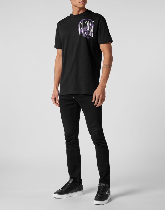 Товар черного цвета с внутренней стороны